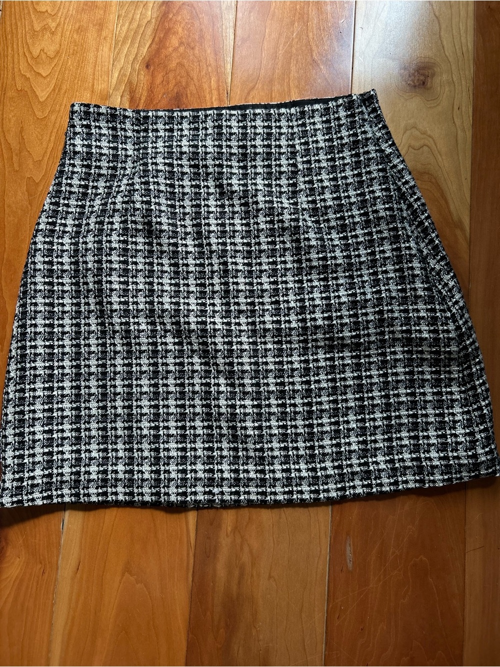 Aritzia Babaton Black & White Tweed Mini Skirt
